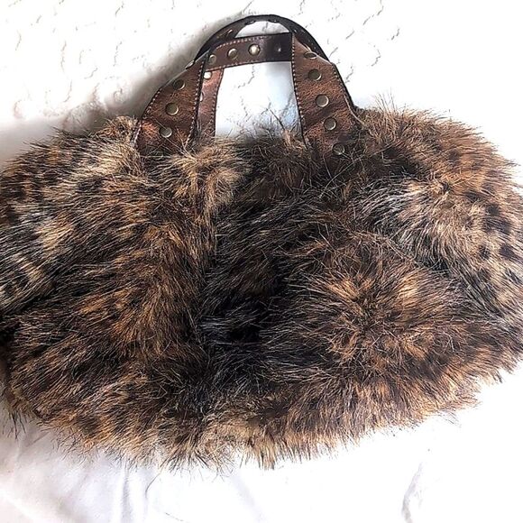 Y2K Fabulous Faux Fur Mini Tote Bag - Picture 13 of 17